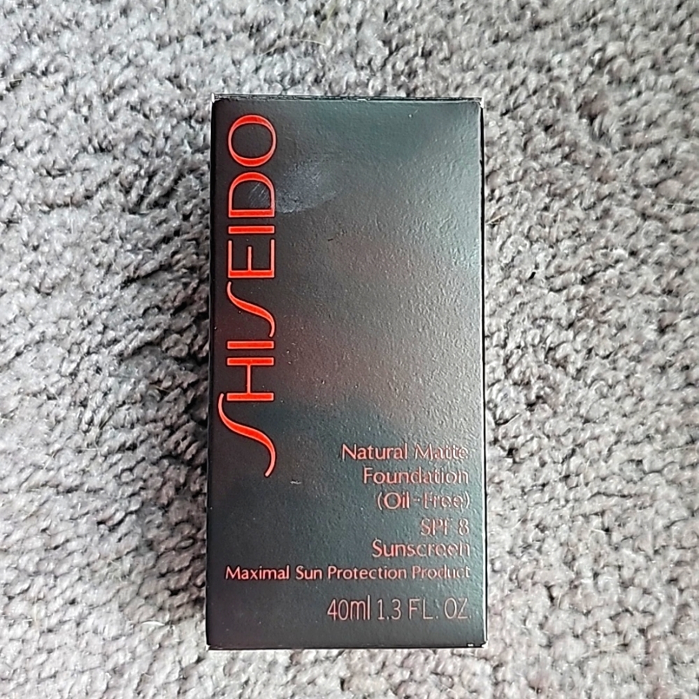 Shieido Natural Matte Liquid Foundation & Sunscreen